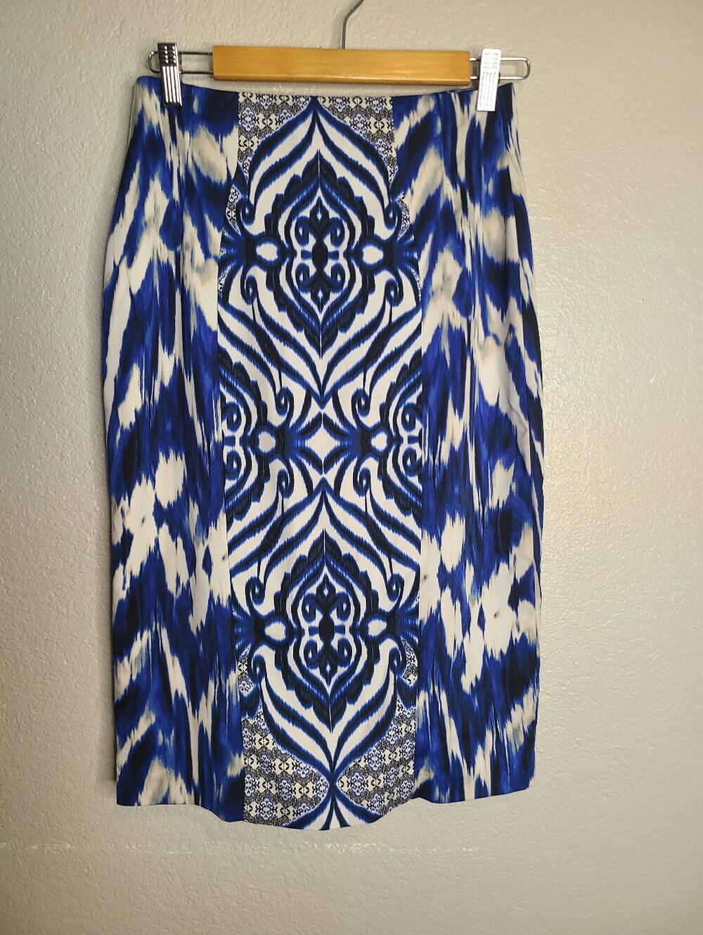 Eva Mendes New York & Company Blue & White Printed Silky Pencil Skirt Retro Chic